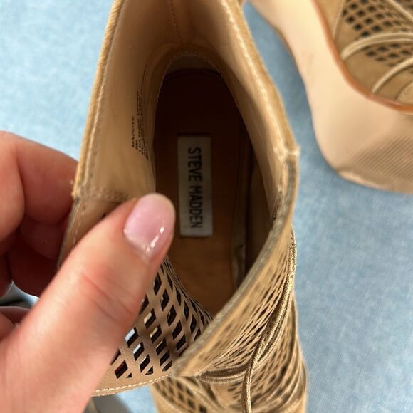 Steve Madden Maddye Sand Suede Peep Toe High Heel Booties Size 9M - Picture 8 of 10